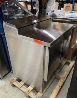 saladette med to låger, brugt - 14 dages garanti. Du kan tilkøbe 12 mdr. for 799 kr.