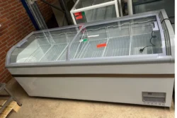 kummefryser demomodel - 14 dages garanti. Du kan tilkøbe 12 mdr. for 799 kr.