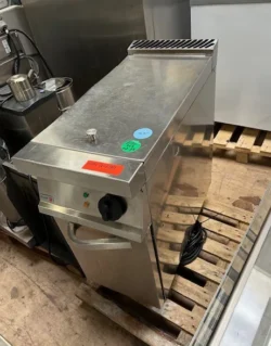 Elektrisk friture fra Fagor med 2 kurve, brugt - 14 dages garanti. Du kan tilkøbe 12 mdr. for 799 kr.