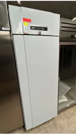 fryseskab fra g+ model GSR L2 4N demomodel fra 2025- 14 dages garanti. Du kan tilkøbe 12 mdr. for 799 kr.