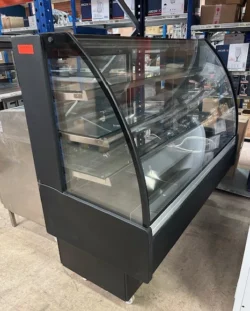 kølemontre 150cm bred med buet glas, brugt - 14 dages garanti. Du kan tilkøbe 12 mdr. for 799 kr.
