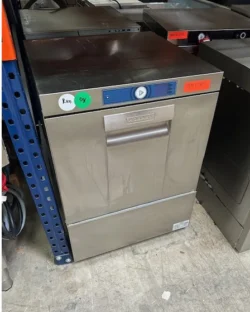 underbordsopvasker fra Hobart, brugt - 14 dages garanti. Du kan tilkøbe 12 mdr. for 799 kr.