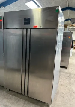 dobbelt køleskab fra Fagor, brugt - 14 dages garanti. Du kan tilkøbe 12 mdr. for 799 kr.