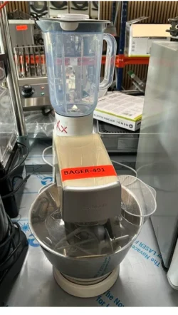 Kenwood røremaskine inkl blender, brugt