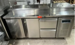Saladette fra Tefcold med to låger og 2 skuffer fra udstilling