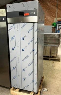 Køleskab fra Fagor model AUP-11g, brugt - 14 dages garanti. Du kan tilkøbe 12 mdr. for 799 kr.
