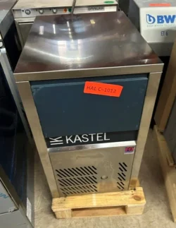 isterningemaskine fra Kastel 25 kg/24 timer, brugt - 14 dages garanti. Du kan tilkøbe 12 mdr. for 799 kr.
