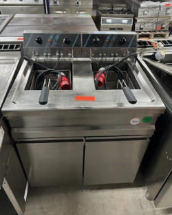 basic friture 2x12 liter, brugt - 14 dages garanti. Du kan tilkøbe 12 mdr. for 799 kr.