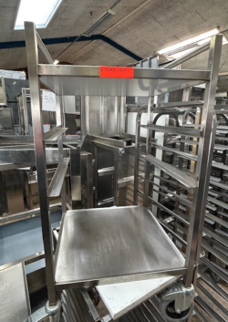 stikvogn til opvaskebakker, brugt - 14 dages garanti. Du kan tilkøbe 12 mdr. for 799 kr.