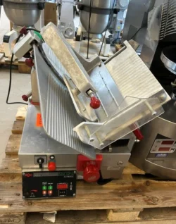 automatisk pålægsmaskine fra Abo, brugt - 14 dages garanti. Du kan tilkøbe 12 mdr. for 799 kr.