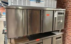 Frysebord fra Fagor med 3 låger, brugt - 14 dages garanti. Du kan tilkøbe 12 mdr. for 799 kr.