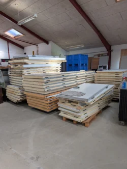 Frostrum 7200x3600x2200 mm (mrk. tommys). Brugt rum 3 år gammelt 47,6 m3 m/ gulv og 900 mm døråbning ventrehængslet dør og 100 mm isolering (nypris 89.000 kr.)