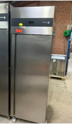 fryseskab fra Fagor model Cun-11g på hjul, brugt - 14 dages garanti. Du kan tilkøbe 12 mdr. for 799 kr.