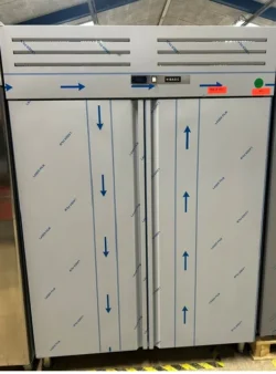 Basic dobbelt fryseskab, demomodel - 14 dages garanti. Du kan tilkøbe 12 mdr. for 799 kr.