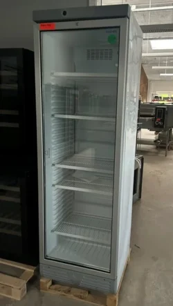 Flaskekøleskab fra Coldera, demomodel - 14 dages garanti. Du kan tilkøbe 12 mdr. for 799 kr.