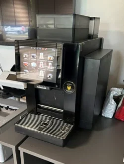 kaffemaskine fra Franke med vandbeholder, brugt - 14 dages garanti. Du kan tilkøbe 12 mdr. for 799 kr.