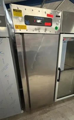 fryseskab fra frenox med kosmetisk skade, brugt - 14 dages garanti. Du kan tilkøbe 12 mdr. for 799 kr.