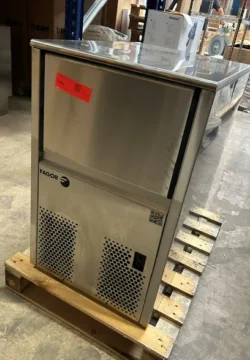 isterningemaskine fra fagor, Brugt, Fagor 19107218 - 14 dages garanti. Du kan tilkøbe 12 mdr. for 799 kr.