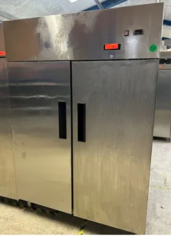 dobbelt køleskab fra Basic, Brugt, Rightway Asia RP14 - 14 dages garanti. Du kan tilkøbe 12 mdr. for 799 kr.