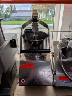 Gam grøntsnitter, brugt -14 dages garanti. Du kan tilkøbe 12 mdr. for 799 kr.